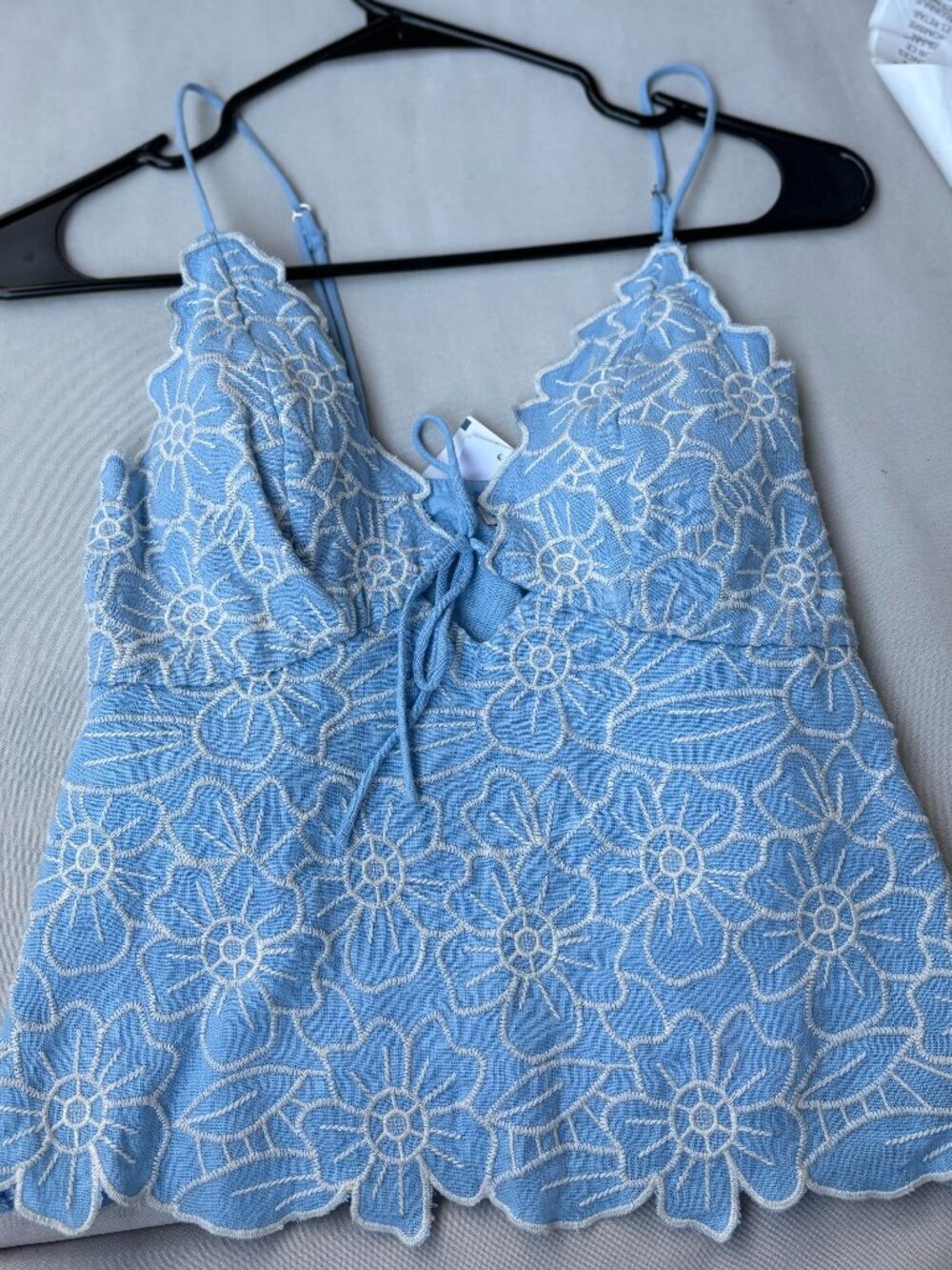 NWT: Women's Embroidered A&F Bella Bra-Free Linen-Blend Cami, Size XS